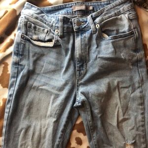 light blue jeans a size 27,